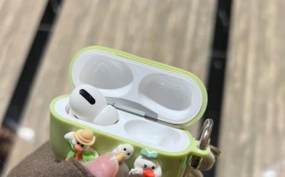 苹果耳机掉水后会怎么样？（湿润环境对苹果耳机的影响及维修建议）