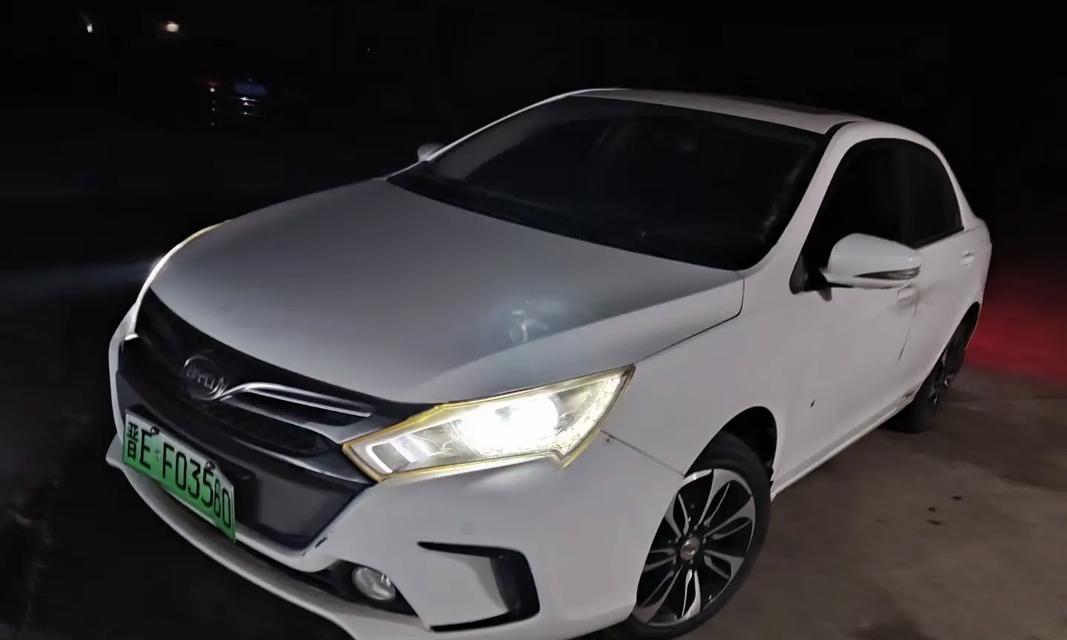 比亚迪混动（以比亚迪混动为例，探讨混动车型的性能和优势）-第2张图片-数码乐园